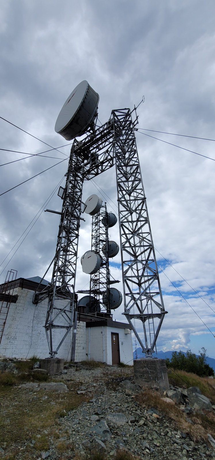 Azitek crew performing elevated telecom tower work